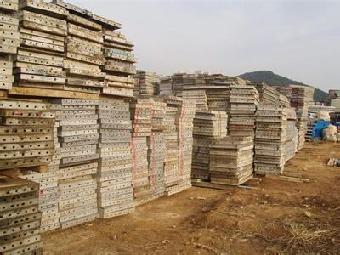 東莞長安廢鋁?；厥展尽堕L安專業(yè)高價收購廢鋁模》_志趣網(wǎng)